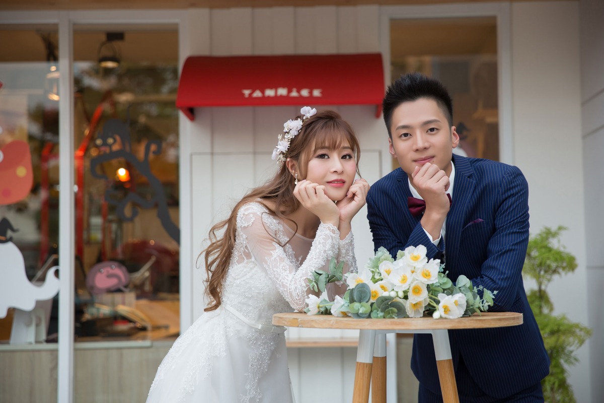 婚紗照自然,自然婚紗照,台中婚紗,街拍婚紗,五權西四街