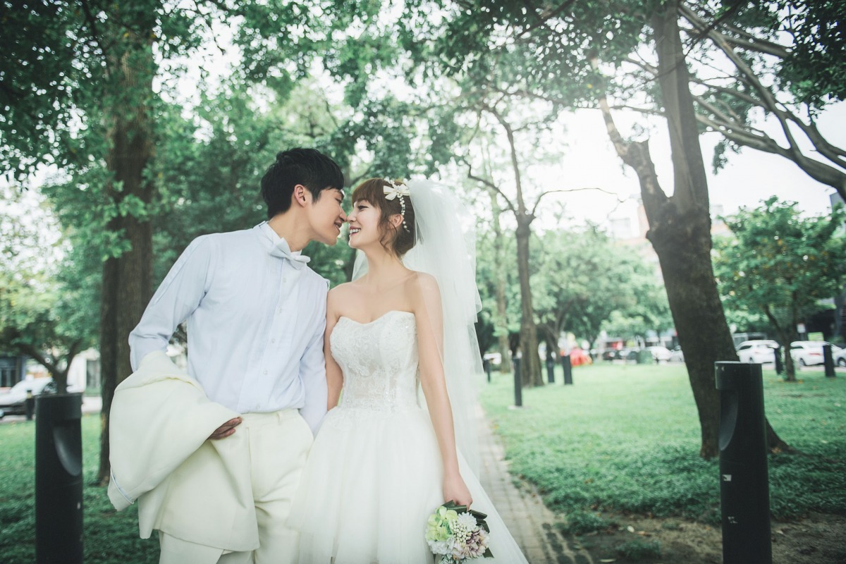 婚紗照自然,自然婚紗照,台中婚紗,街拍婚紗,五權西四街
