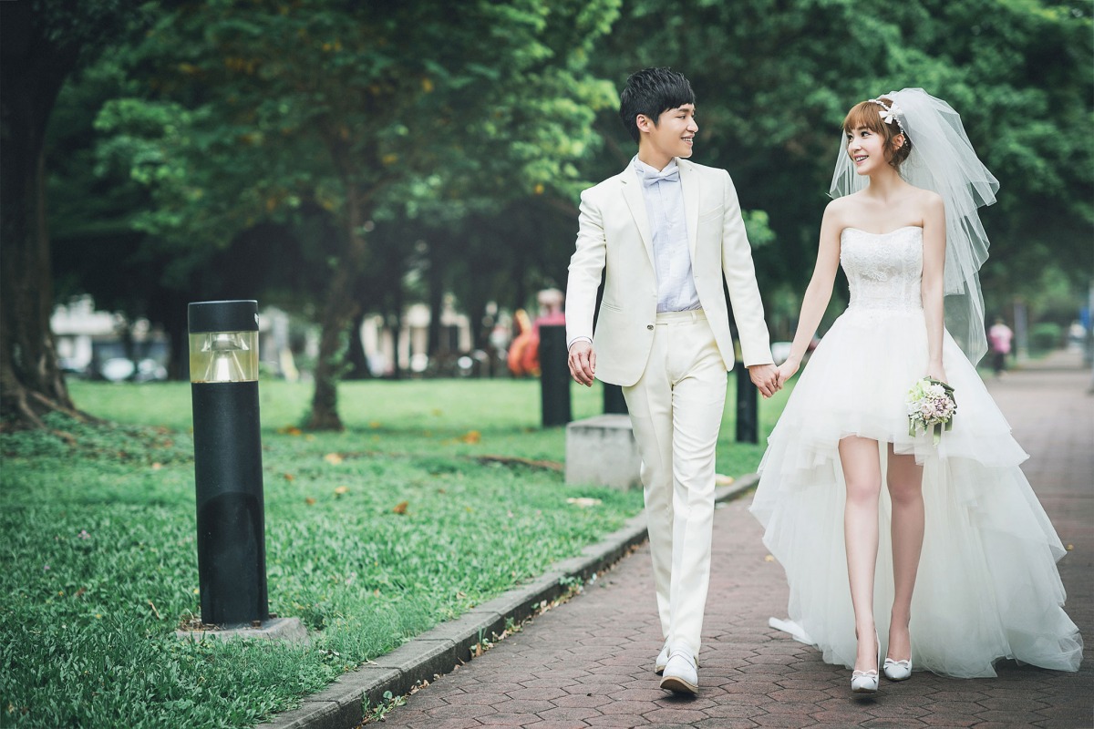 婚紗照自然,自然婚紗照,台中婚紗,街拍婚紗,五權西四街