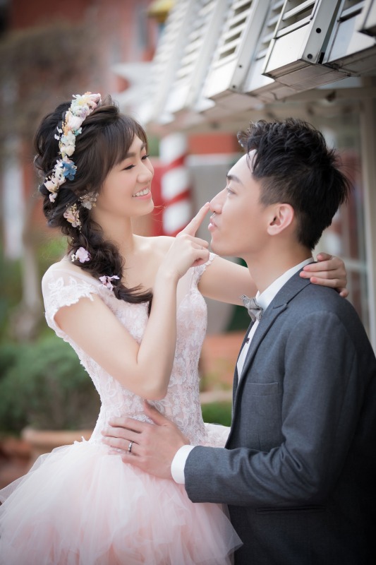 婚紗照自然,自然婚紗照,台中婚紗,街拍婚紗,五權西四街
