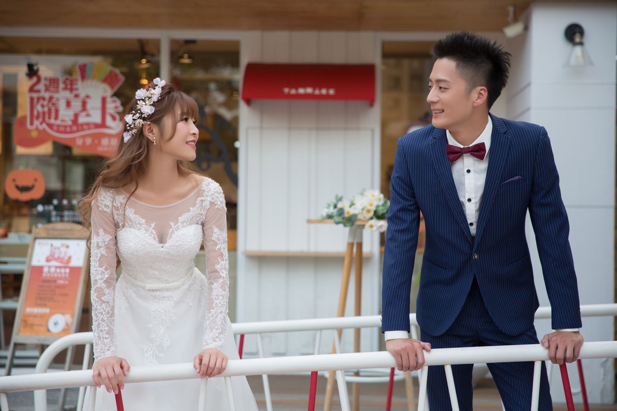 婚紗照自然,自然婚紗照,台中婚紗,街拍婚紗,五權西四街