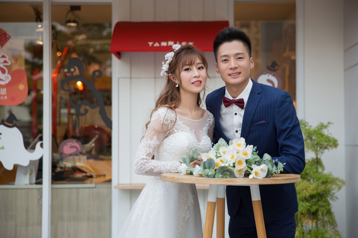 婚紗照自然,自然婚紗照,台中婚紗,街拍婚紗,五權西四街