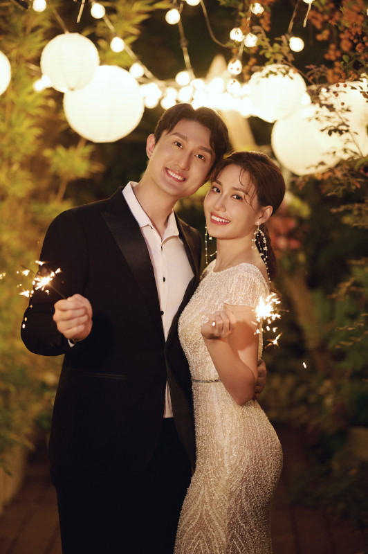 台中婚紗推薦,桃園婚紗推薦,輕婚紗,輕婚紗照,華納婚紗攝影棚內