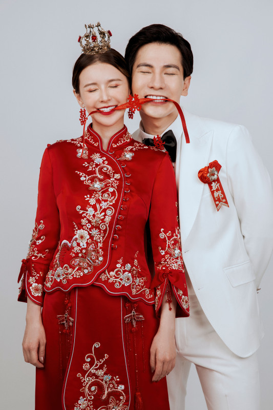 台中婚紗推薦,桃園婚紗推薦,中式婚紗,秀禾服,華納婚紗攝影棚內