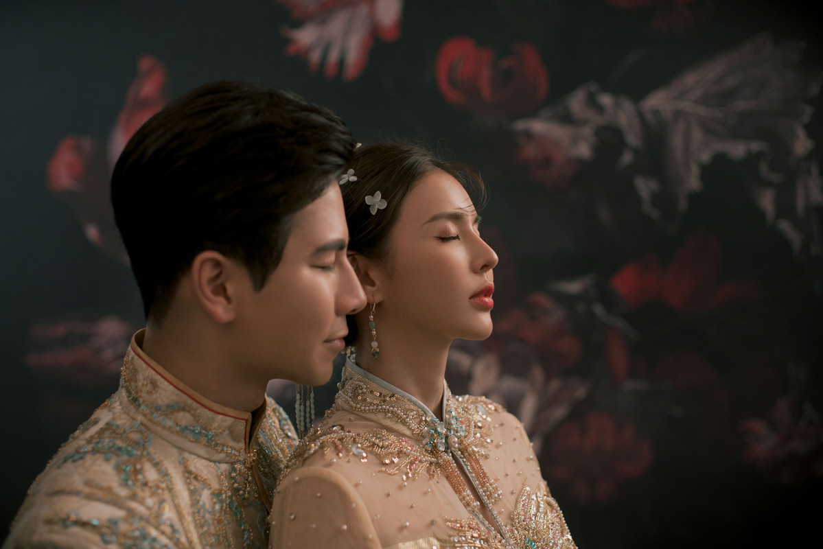 台中婚紗推薦,桃園婚紗推薦,中式婚紗,秀禾服,華納婚紗攝影棚內