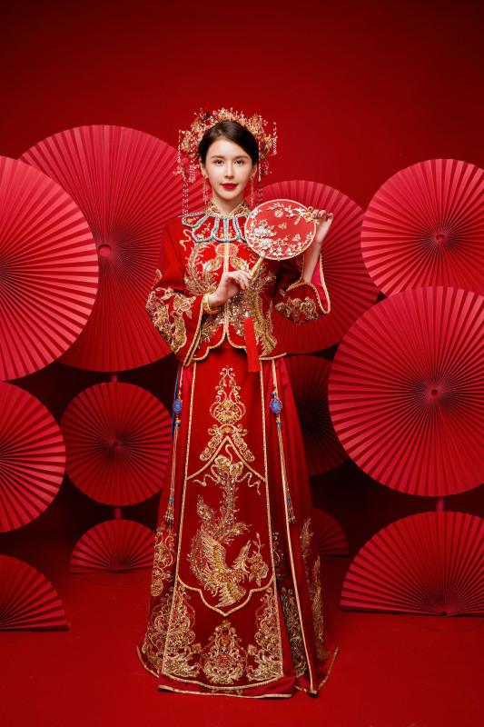 台中婚紗推薦,桃園婚紗推薦,中式婚紗,秀禾服,華納婚紗攝影棚內
