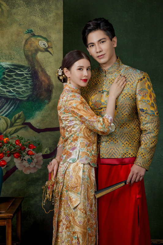 台中婚紗推薦,桃園婚紗推薦,中式婚紗,龍鳳褂婚紗,華納婚紗攝影棚內