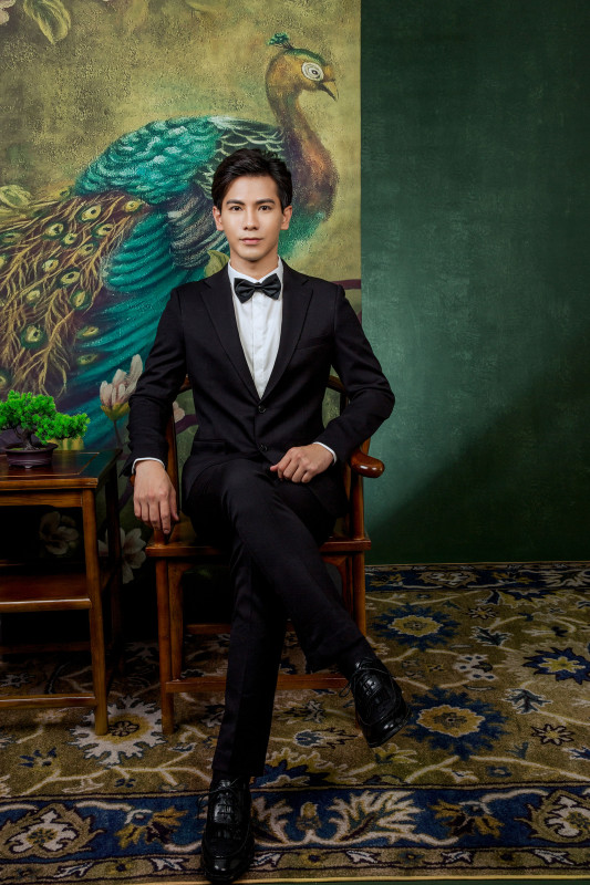 台中婚紗推薦,桃園婚紗推薦,中式婚紗,龍鳳褂婚紗,華納婚紗攝影棚內