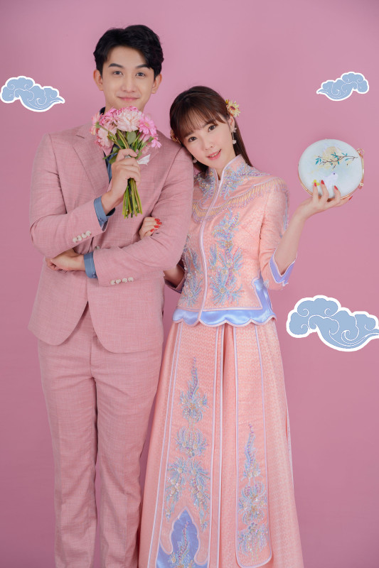 台中婚紗推薦,桃園婚紗推薦,中式婚紗,秀禾服婚紗,華納婚紗攝影棚內