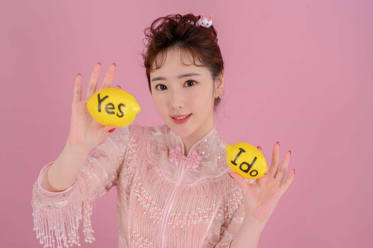 台中婚紗推薦,桃園婚紗推薦,中式婚紗,秀禾服婚紗,華納婚紗攝影棚內