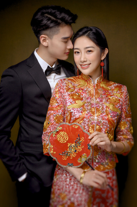 台中婚紗推薦,桃園婚紗推薦,中式婚紗,龍鳳褂婚紗,華納婚紗攝影棚內