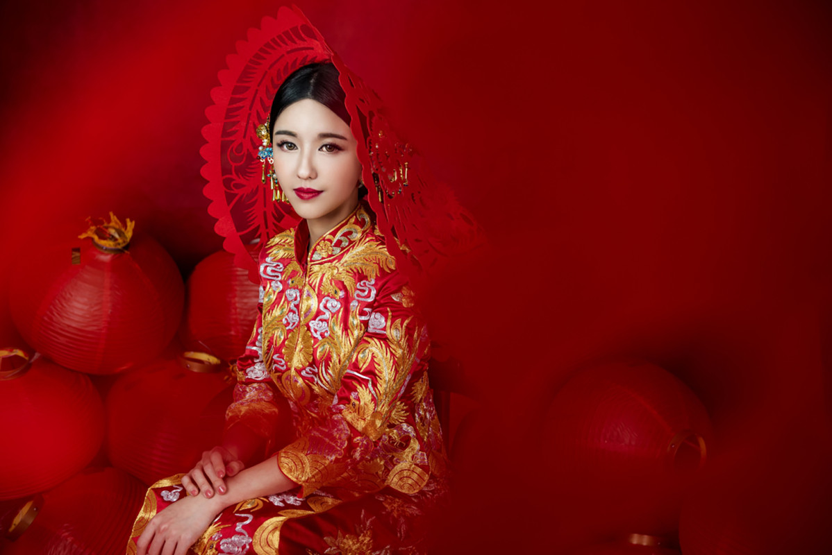 台中婚紗推薦,桃園婚紗推薦,中式婚紗,秀禾服婚紗,華納婚紗攝影棚內