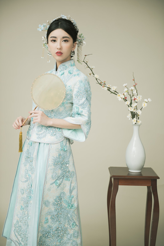 台中婚紗推薦,桃園婚紗推薦,中式婚紗,秀禾服婚紗,華納婚紗攝影棚內