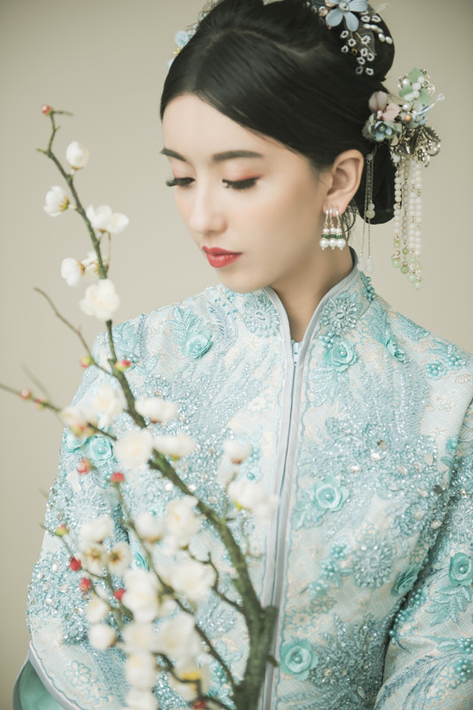 台中婚紗推薦,桃園婚紗推薦,中式婚紗,秀禾服婚紗,華納婚紗攝影棚內
