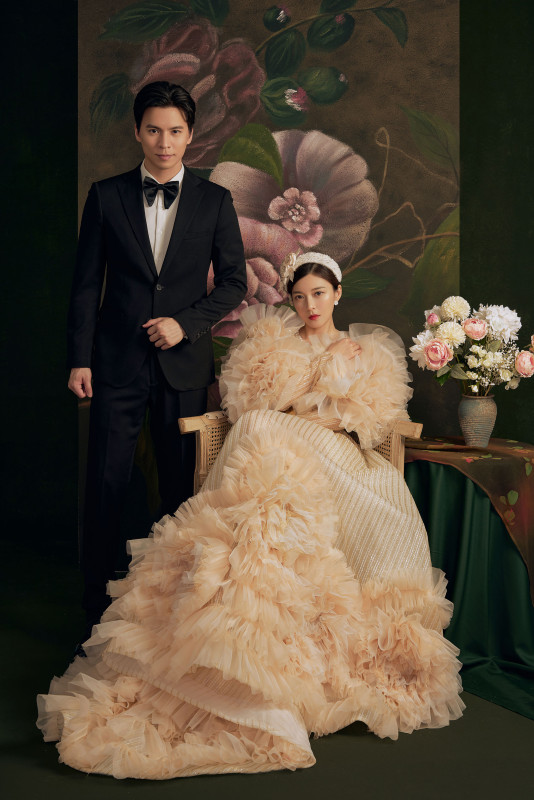 台中婚紗推薦,桃園婚紗推薦,歐式婚紗,華麗婚紗,華納婚紗攝影棚內