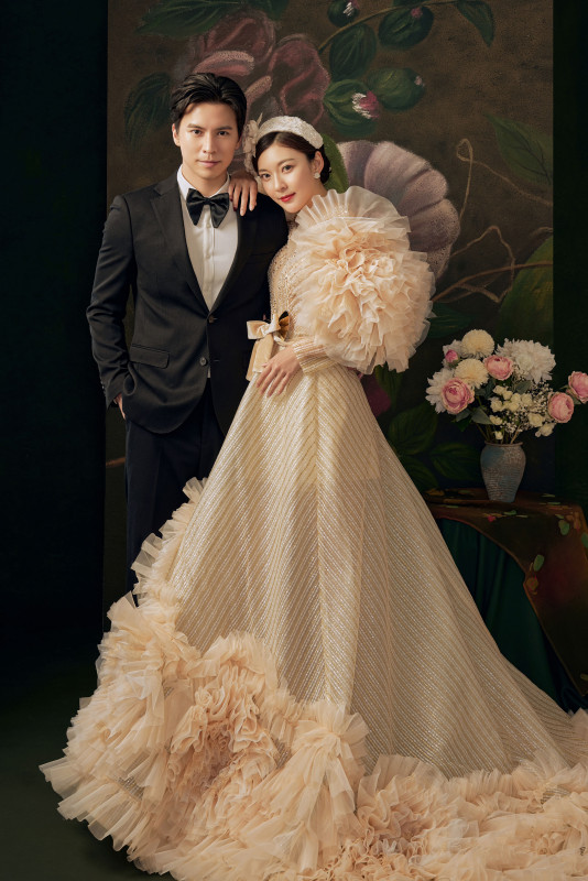 台中婚紗推薦,桃園婚紗推薦,歐式婚紗,華麗婚紗,華納婚紗攝影棚內