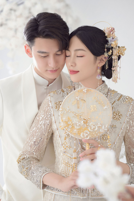 台中婚紗推薦,桃園婚紗推薦,中式婚紗,秀禾服婚紗,華納婚紗攝影棚內
