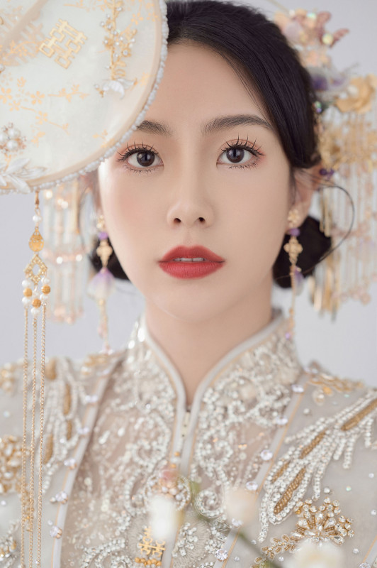 台中婚紗推薦,桃園婚紗推薦,中式婚紗,秀禾服婚紗,華納婚紗攝影棚內