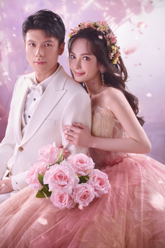 台中婚紗推薦,桃園婚紗推薦,創意婚紗照,特殊婚紗照,華納婚紗攝影棚內