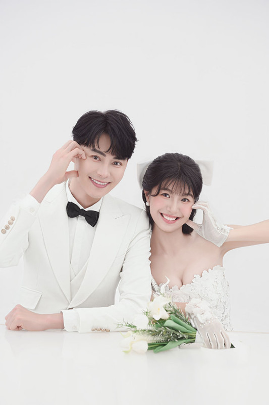 台中婚紗推薦,桃園婚紗推薦,韓式婚紗,韓系婚紗,華納婚紗攝影棚內