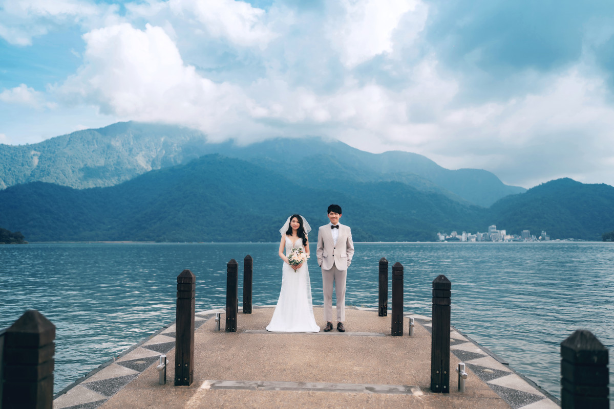 自然婚紗照,水社碼頭, 台中婚紗推薦,逗鴿