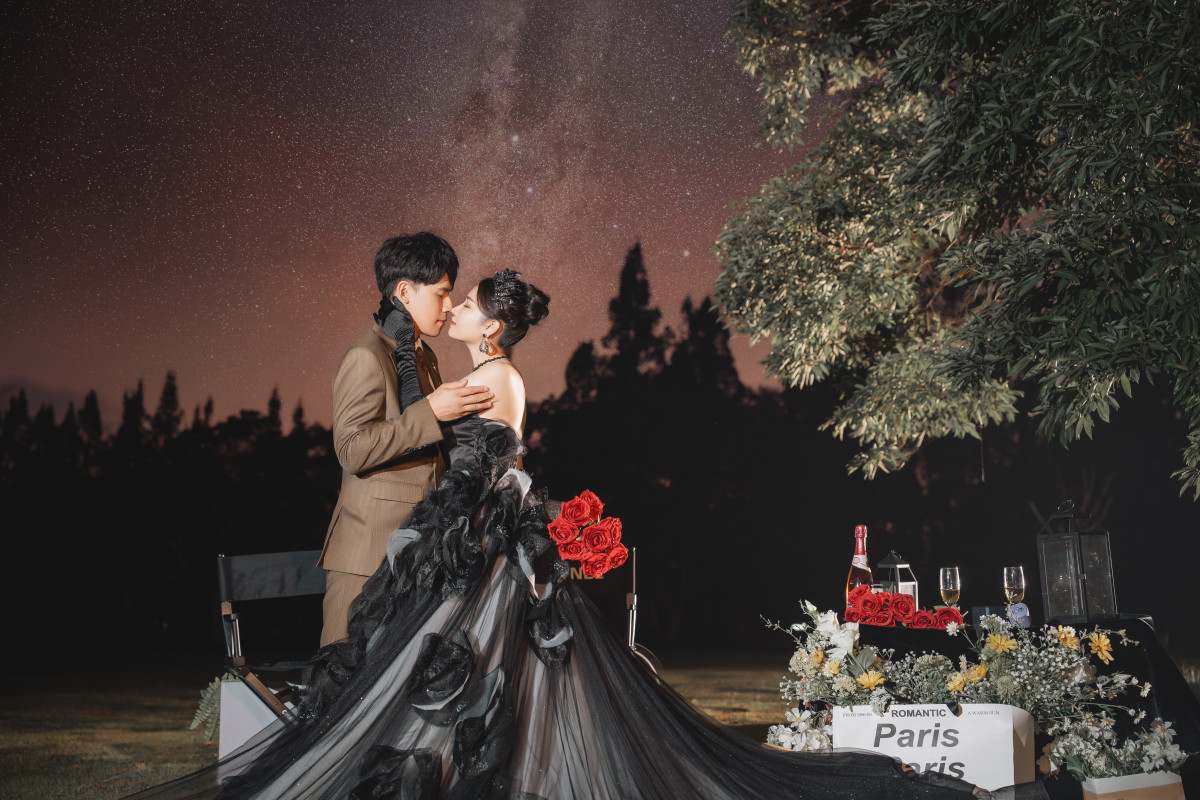 自然婚紗照,都會公園,草地婚紗, 台中婚紗推薦,逗鴿