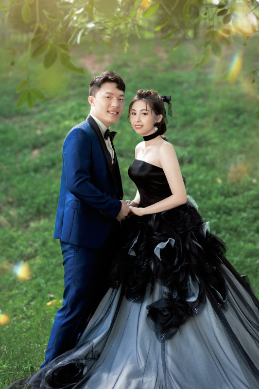 自然婚紗照,都會公園,草地婚紗,台中婚紗推薦,怡攝