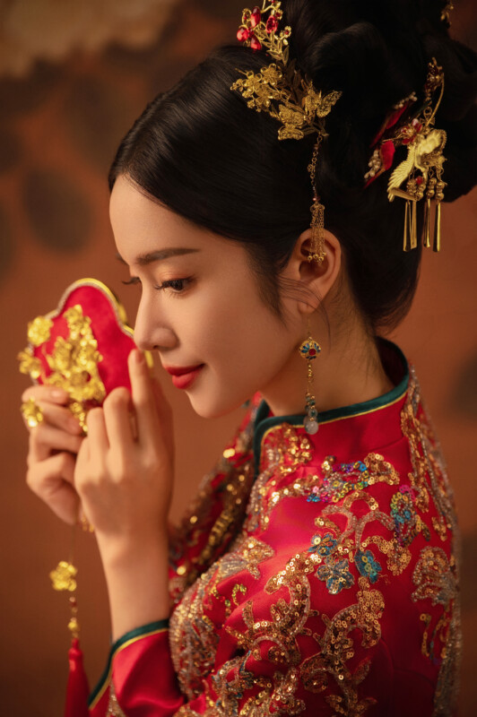 台中婚紗推薦,桃園婚紗推薦,中式婚紗,秀禾服婚紗,華納婚紗攝影棚內