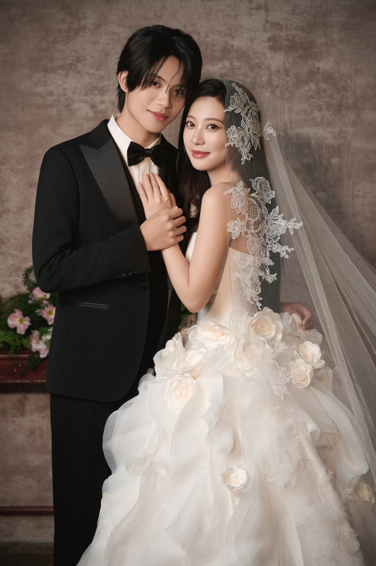 台中婚紗推薦,桃園婚紗推薦,韓式婚紗,棚內婚紗照,華納婚紗攝影棚內