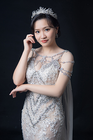 昀臻