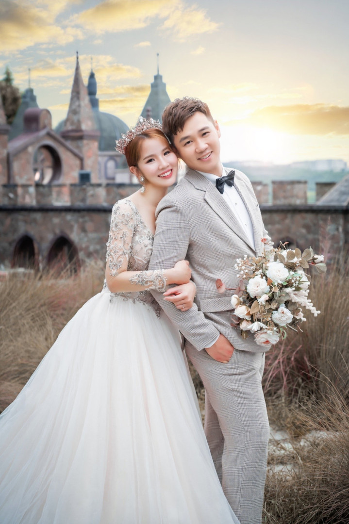 台中婚紗店，台中婚紗推薦，婚紗照推薦，客製婚紗，華納婚紗評價