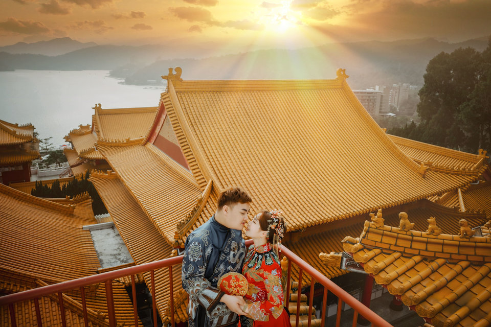 台中婚紗店，台中婚紗推薦，婚紗照推薦，客製婚紗，華納婚紗評價
