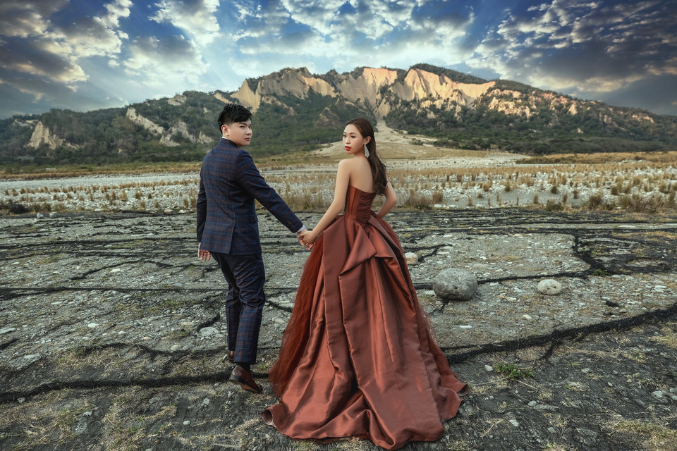 台中婚紗店，台中婚紗推薦，婚紗照推薦，客製婚紗，華納婚紗評價